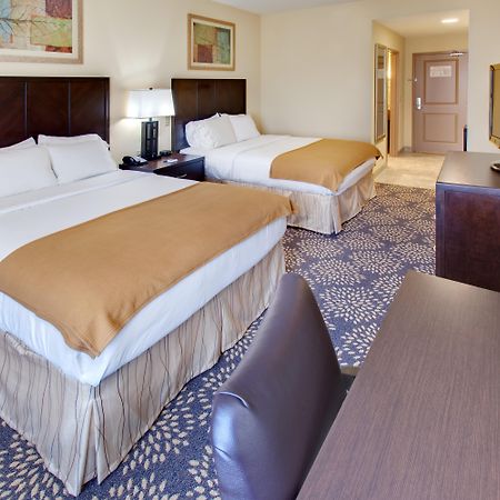 Holiday Inn Express Hotel & Suites Grand Island By Ihg Номер фото