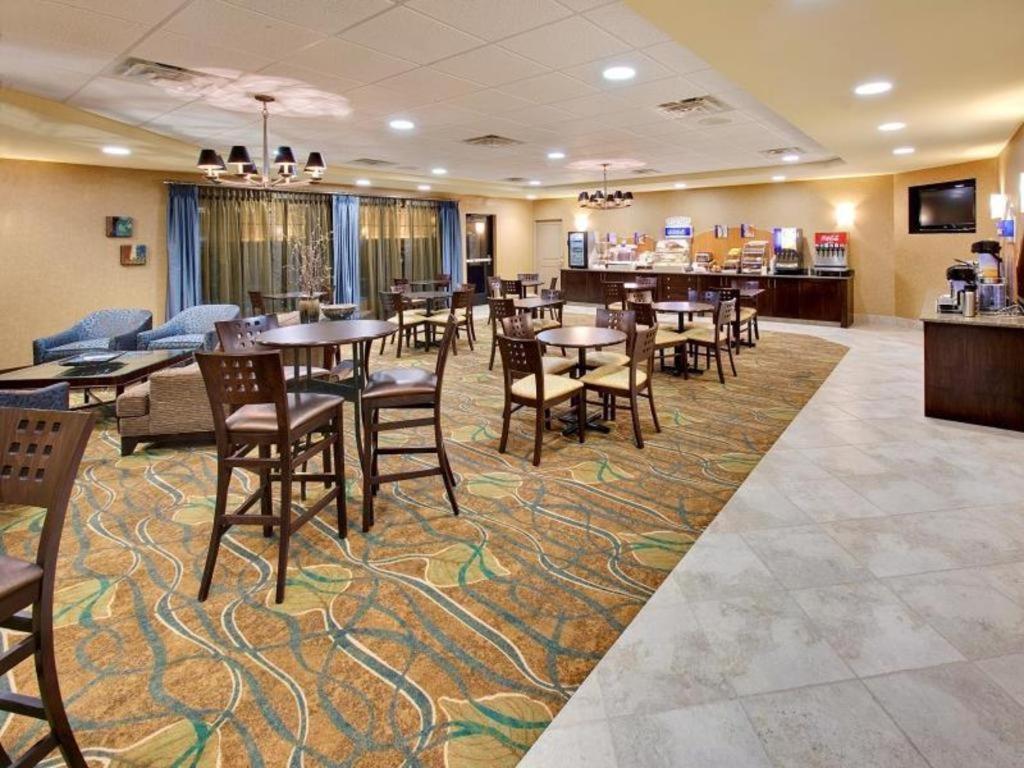 Holiday Inn Express Hotel & Suites Grand Island By Ihg Екстер'єр фото