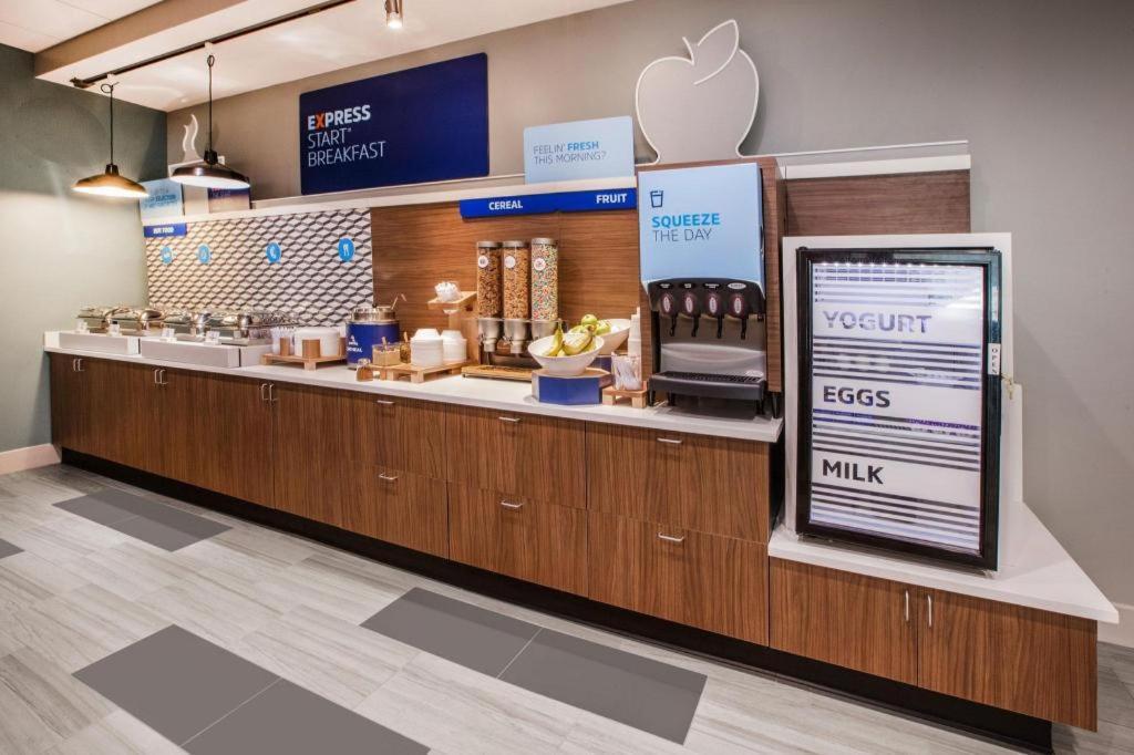 Holiday Inn Express Hotel & Suites Grand Island By Ihg Екстер'єр фото